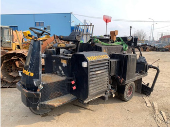 Asphalt distributor