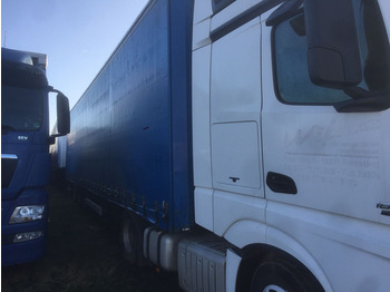 Curtainsider semi-trailer KRONE SD