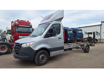 Cab chassis truck MERCEDES-BENZ