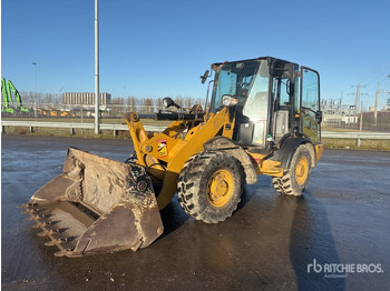 Wheel loader CATERPILLAR 906M