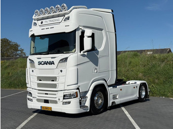 Tractor unit SCANIA S 660
