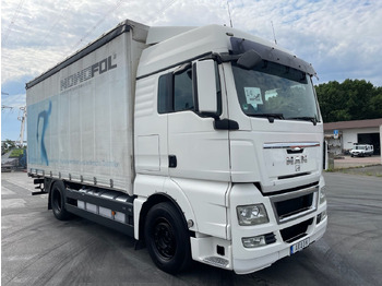 Curtainsider truck MAN TGX 18.440