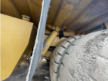 Rigid dumper/ Rock truck Caterpillar Cat 773f: picture 2