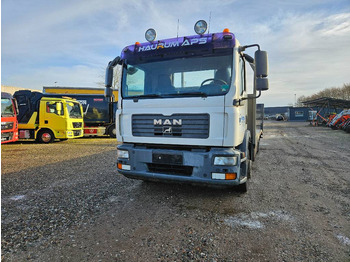 Tow truck MAN TGM 15.280 // Machinetransport // Autotransporter: picture 2