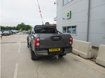 Pickup truck Toyota Hilux Invincible X: picture 5