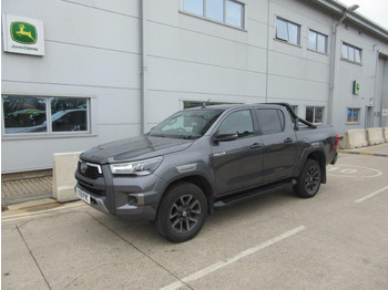 Pickup truck Toyota Hilux Invincible X: picture 2