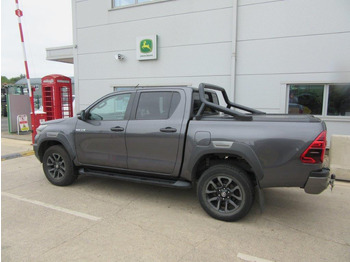Pickup truck Toyota Hilux Invincible X: picture 4
