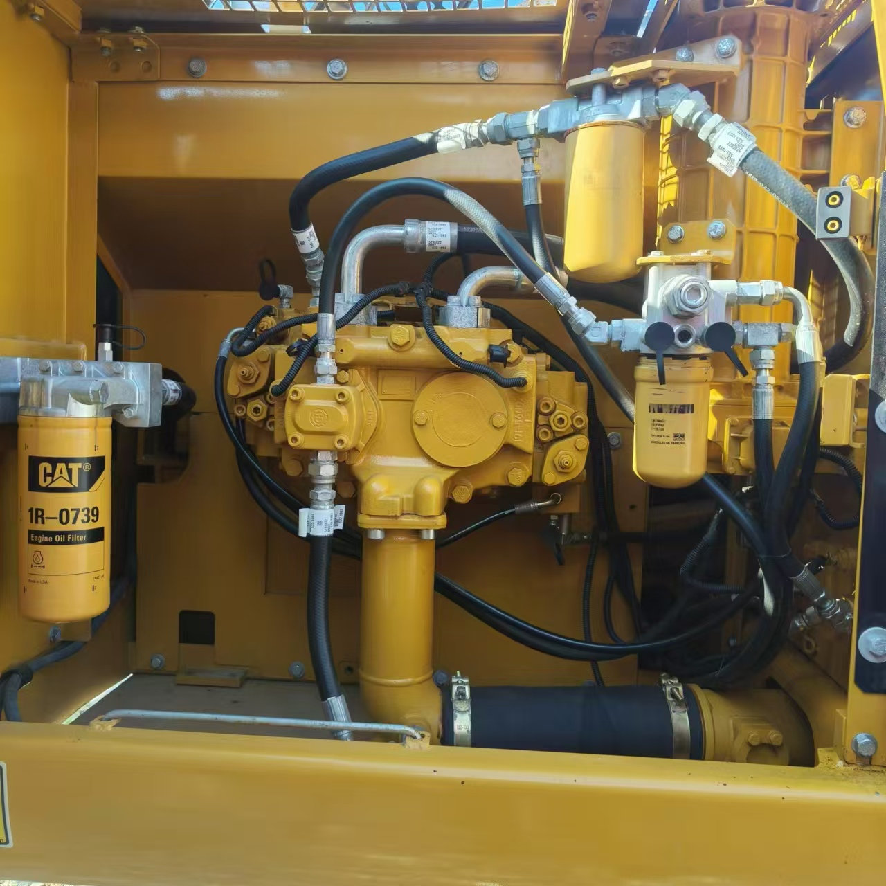Crawler excavator CATERPILLAR 324D: picture 5