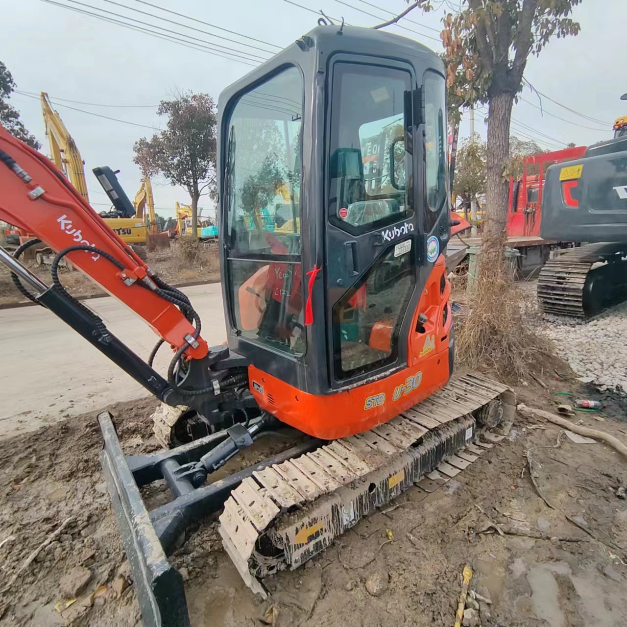 Mini excavator KUBOTA 30: picture 2