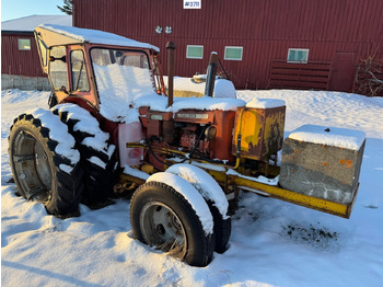 Farm tractor Nuffield 60 w/ Hymas Gravel Aggregate: picture 2