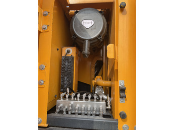 Crawler excavator Hyundai R220LC-9S: picture 3