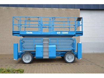 Scissor lift GENIE