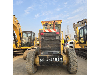 Grader CAT 140H: picture 4