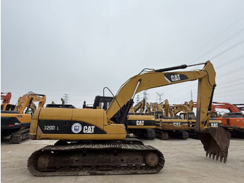 Crawler excavator CAT 320D: picture 4