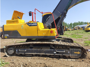 Crawler excavator Volvo EC250D: picture 2