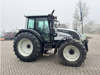 Farm tractor Valtra N141 hitech, Fronthef, Frontpto: picture 4