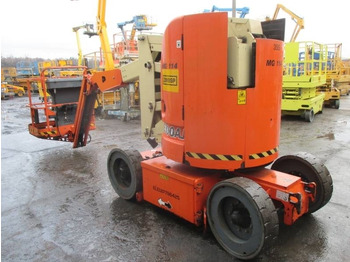 Articulated boom JLG E 300 AJ: picture 4