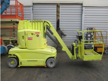 Articulated boom JLG