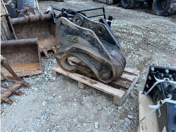 Quick coupler Attache rapide hydraulique Morin M6: picture 2 Quick coupler Attache rapide hydraulique Morin M6: picture 2