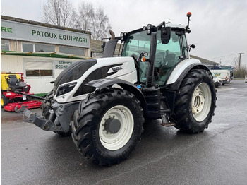 Farm tractor VALTRA T214