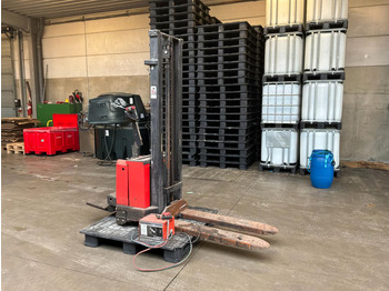 Electric forklift BT
