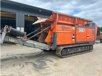 Industrial waste shredder