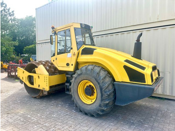 Compactor BOMAG BW213PDH-4 / 2012 BJ / Deutsche Maschine: picture 3