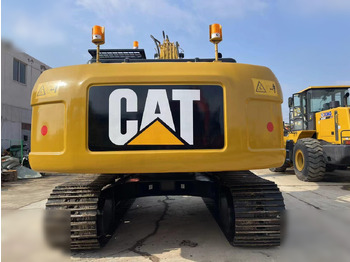 Crawler excavator CATERPILLAR 320D: picture 2