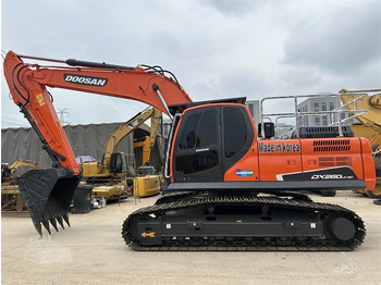 Crawler excavator DOOSAN DX260 LC: picture 2