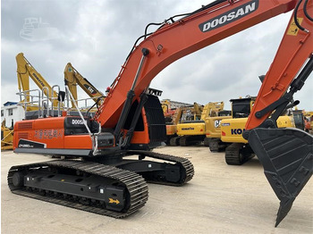 Crawler excavator DOOSAN DX260 LC: picture 5