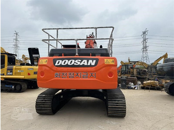 Crawler excavator DOOSAN DX260 LC: picture 3