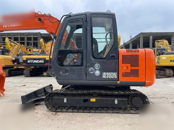 Crawler excavator HITACHI ZX60: picture 4