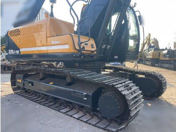 Crawler excavator HYUNDAI ROBEX 220 LC-9S: picture 4