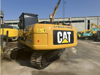 Crawler excavator CATERPILLAR 320D2L: picture 3