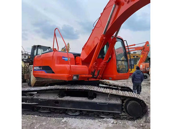 Crawler excavator DOOSAN DH220