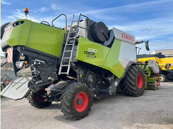 Combine harvester CLAAS