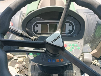 Farm tractor Fendt 718 Vario: picture 4