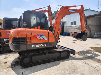 Crawler excavator DOOSAN DH60-7: picture 2