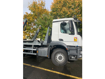 Skip loader truck MERCEDES-BENZ Actros 1835