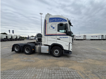 Tractor unit VOLVO