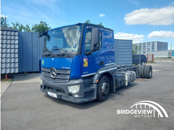 Cab chassis truck MERCEDES-BENZ Actros 1843