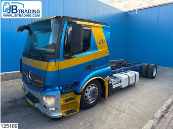 Cab chassis truck MERCEDES-BENZ Actros 1843