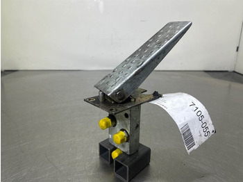 Cab and interior for Construction machinery Terex TW150-Atlas 6049419/6047885-Gas pedal: picture 5 Cab and interior for Construction machinery Terex TW150-Atlas 6049419/6047885-Gas pedal: picture 5