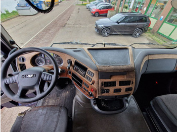 Interior photo 2: Tractor unit DAF XF 440 FT Interior photo 2: Tractor unit DAF XF 440 FT