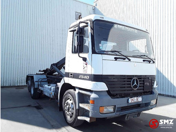 Container transporter/ Swap body truck MERCEDES-BENZ Actros 2540