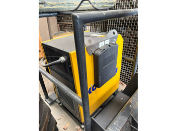 Mini excavator Komatsu PC33E-6: picture 5