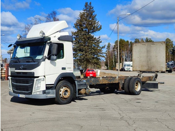 Cab chassis truck VOLVO FM11