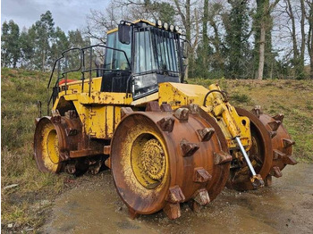 Compactor CATERPILLAR