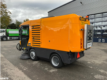 Road sweeper Ravo 540 with 3-rd brush: picture 4 Road sweeper Ravo 540 with 3-rd brush: picture 4