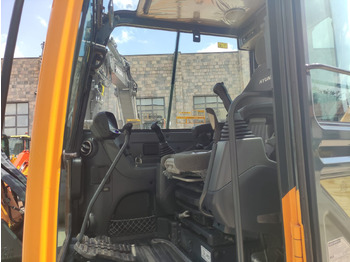Mini excavator HYUNDAI R60CR-9A: picture 5